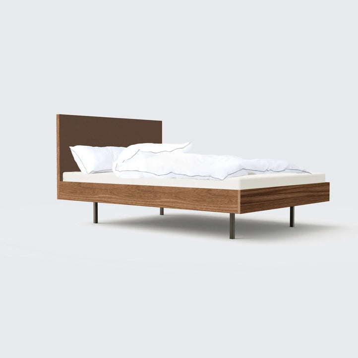 Unidorm Nussbaum - Holzbett mit Kopfteil 180 x 200 cm