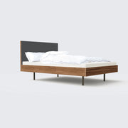 Unidorm Nussbaum - Holzbett mit Kopfteil 180 x 200 cm