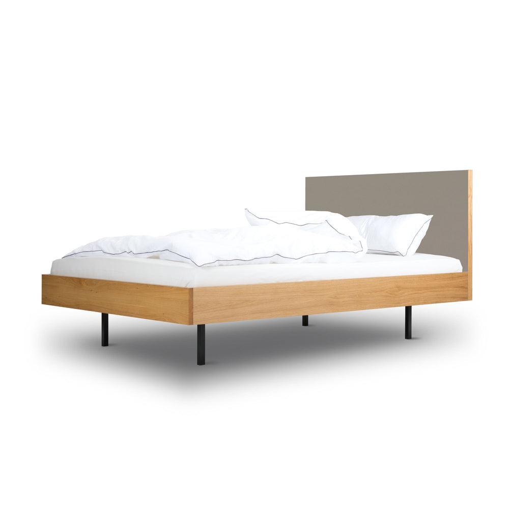 
                  
                    Unidorm Eiche - Holzbett mit Kopfteil 200 x 200 cm
                  
                