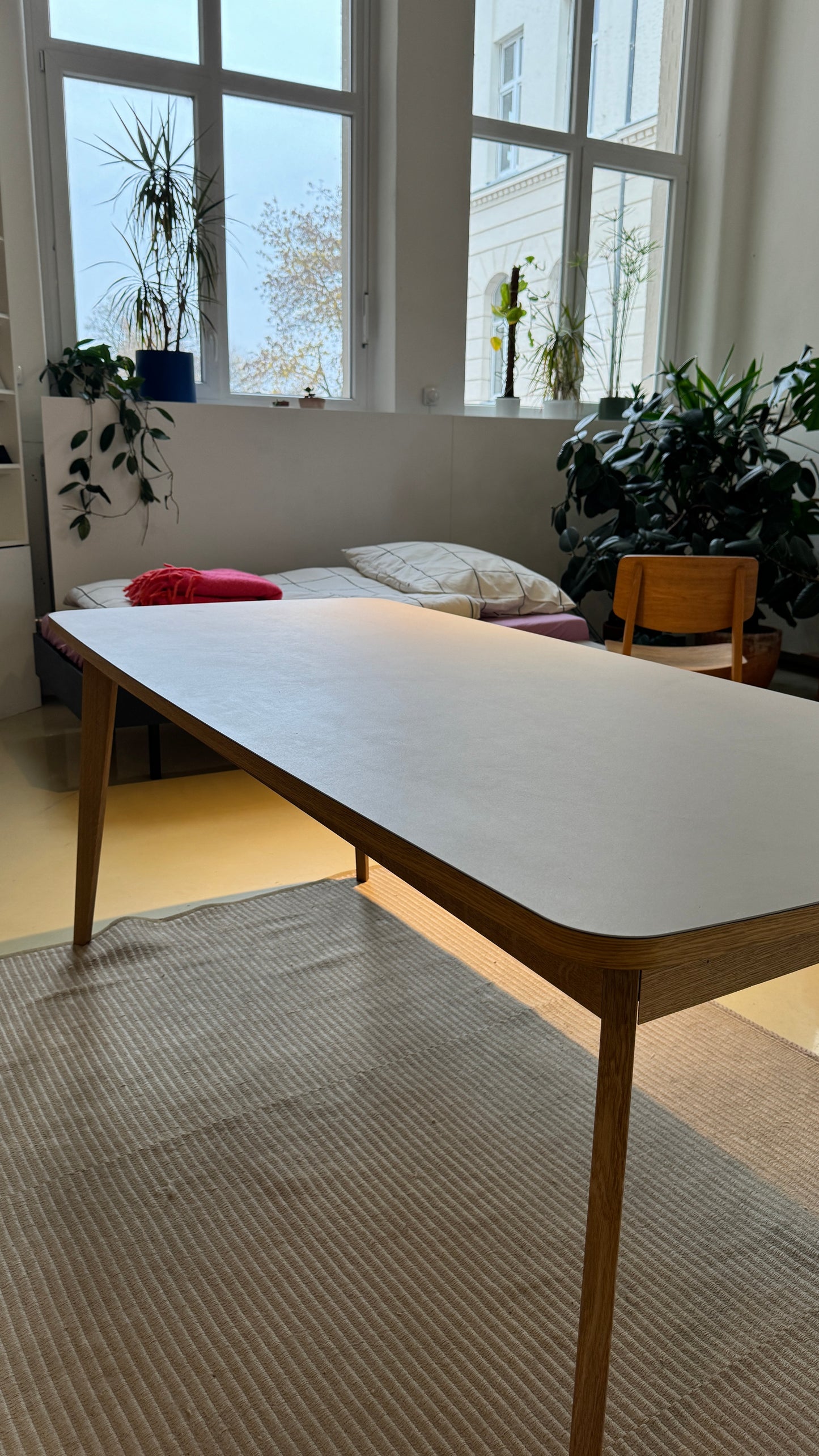 
                  
                    Linoleumtisch Usus 180 x 85 cm mit Eichengestell
                  
                