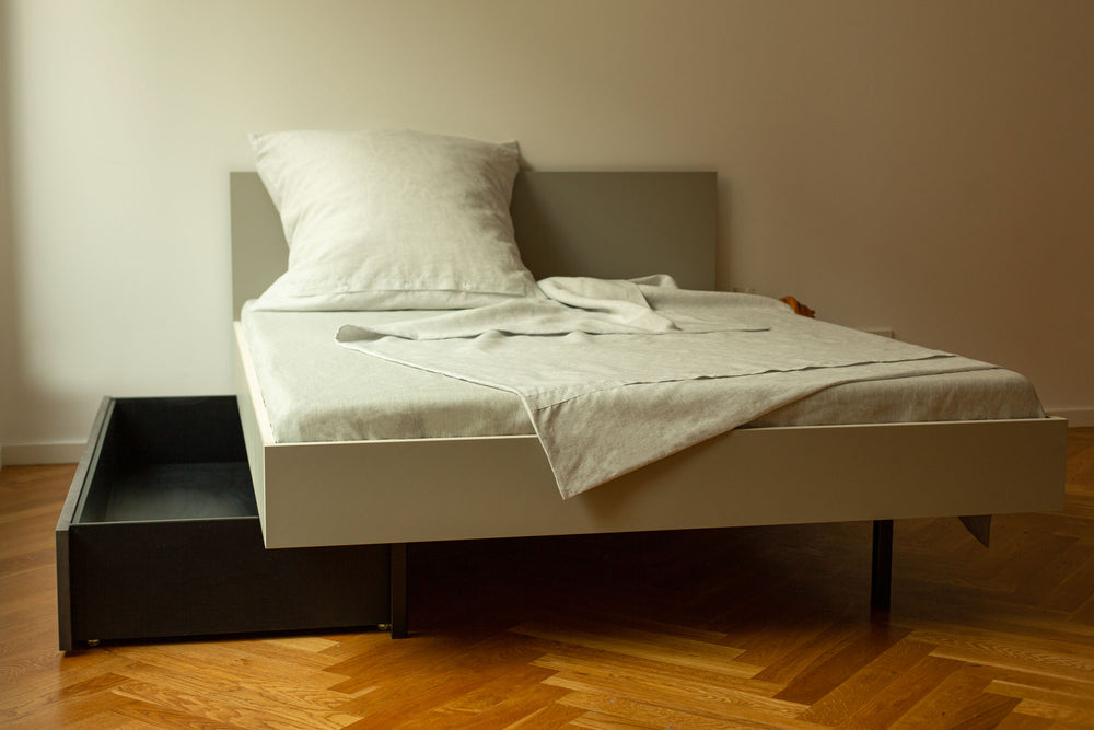 
                  
                    Linoleumbett mit Kopfteil 90 x 200 cm
                  
                