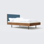 Unidorm Nussbaum - Holzbett mit Kopfteil 180 x 200 cm