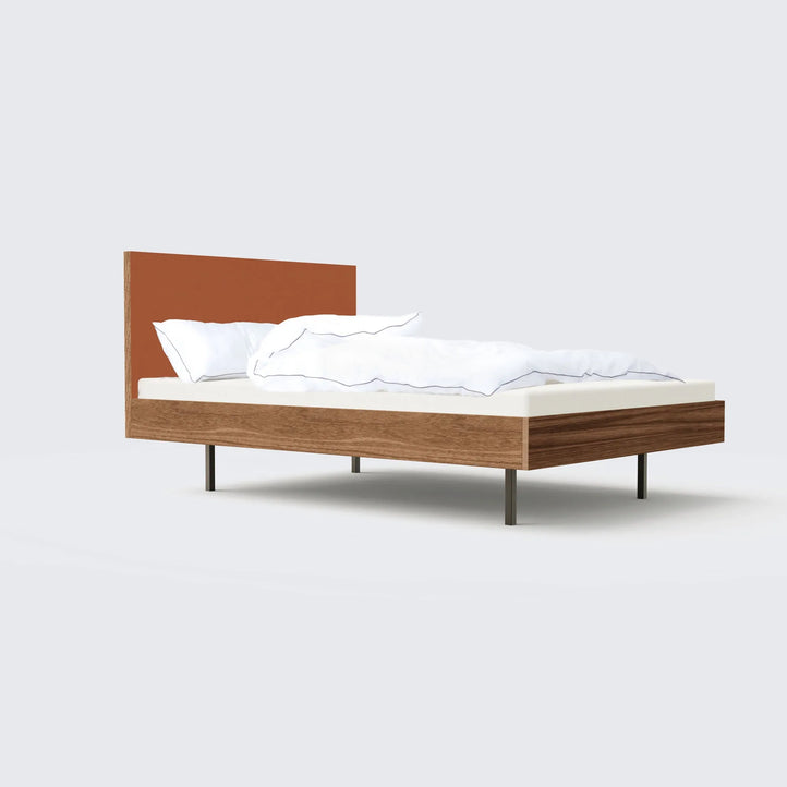 Unidorm Nussbaum - Holzbett mit Kopfteil 180 x 200 cm