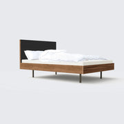 Unidorm Nussbaum - Holzbett mit Kopfteil 180 x 200 cm