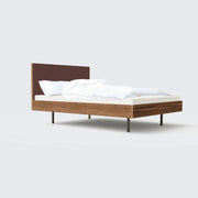 Unidorm Nussbaum - Holzbett mit Kopfteil 180 x 200 cm