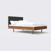 Unidorm Nussbaum - Holzbett mit Kopfteil 180 x 200 cm