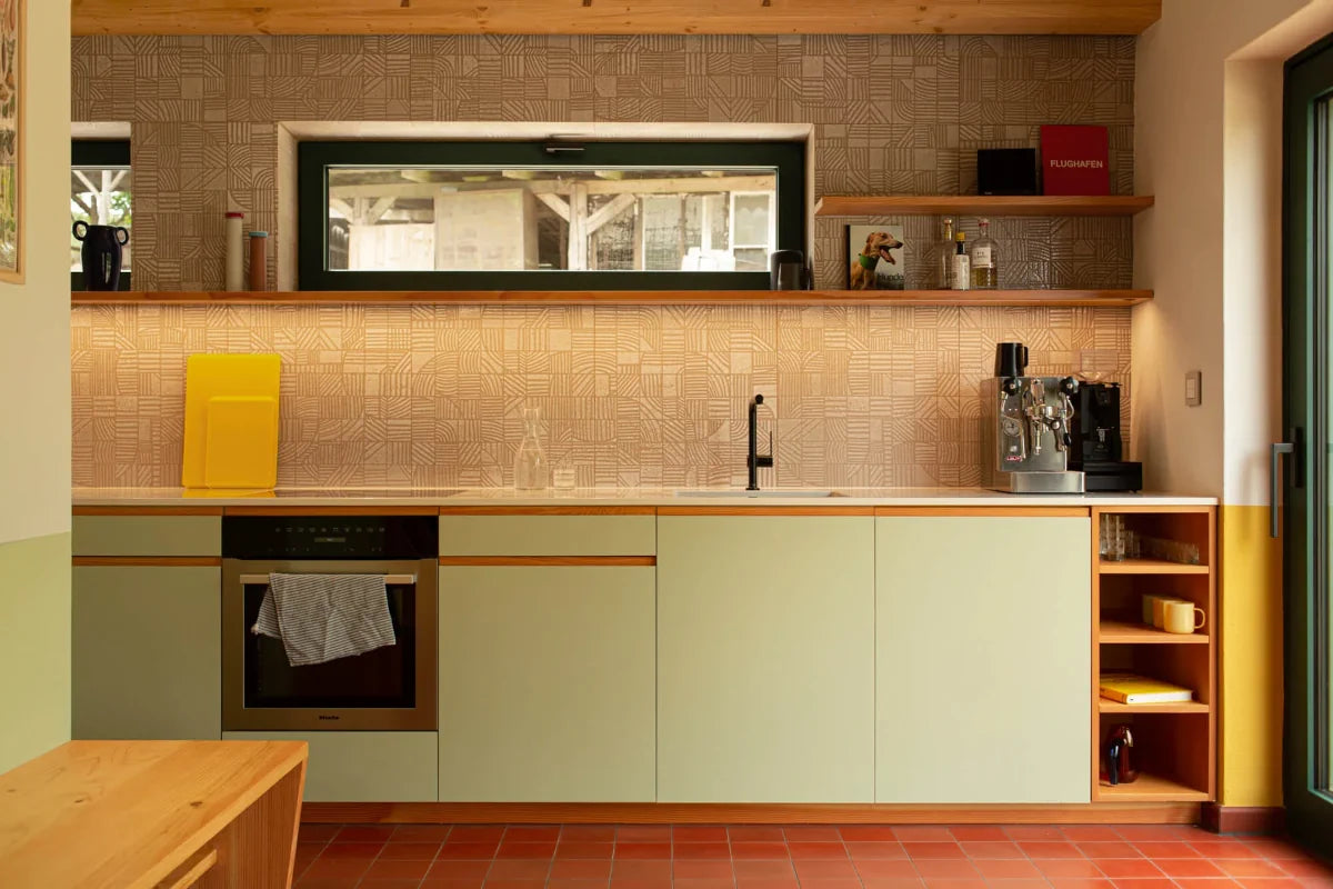 Möbelmanufaktur BARTMANN. - Küche in grünem Linoleum und geölter Eiche